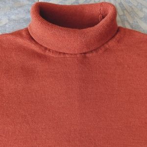 Fine Italian Merino wool turtle neck sweater size PL.